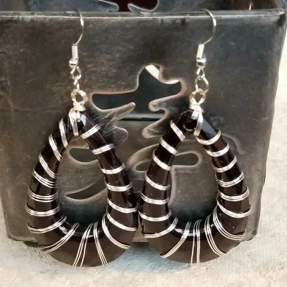 Retro 80s Statement Black Lucite Open Teardrop Wire Wrapped Earrings - Picture 5 of 5